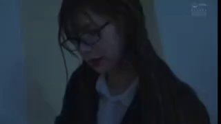 年轻小哥和两个风骚少妇玩3P叠罗汉加上个电动小炮机辅助普通话对白
